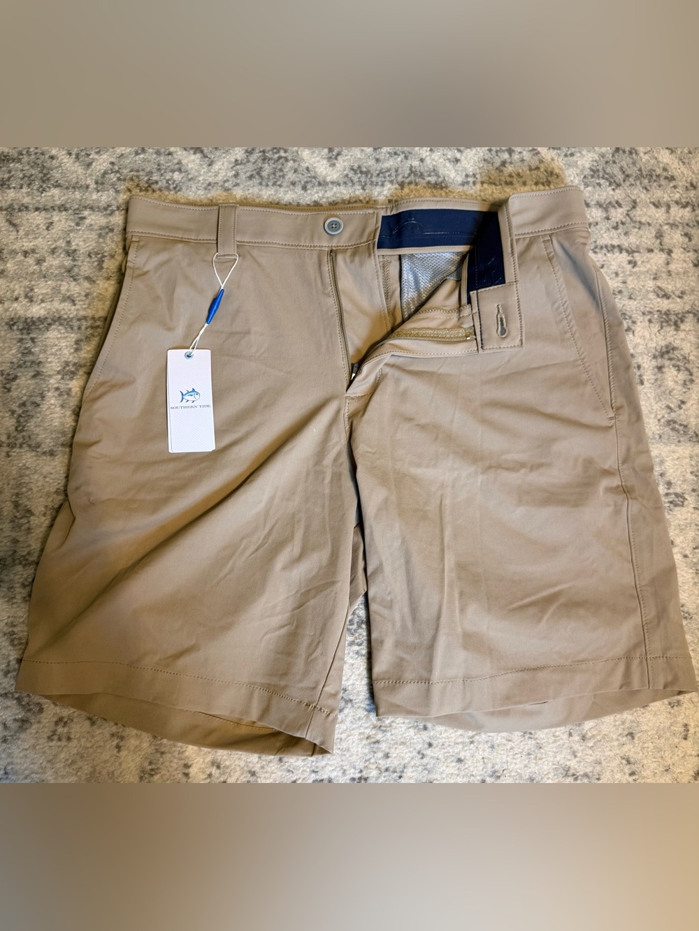 Southern Tide Brrr° Performance Golf Shorts Men’s Size 32 Khaki Beige NWT